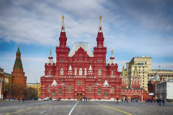 Moskva Röda torget och historiska museet — Stockfoto