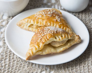 Elmalı puf böreği, gevrek köftesi