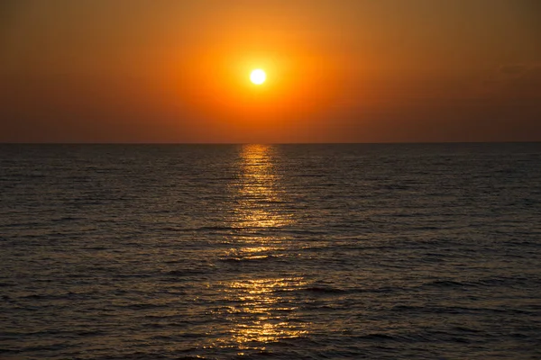 在黑海的壮观的海日落 — 图库照片