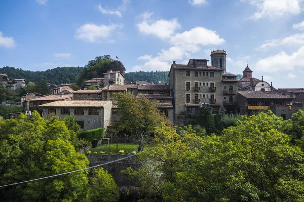 Picturesque View Green Garden Houses Rupit Pruit Spain — Stock Photo, Image