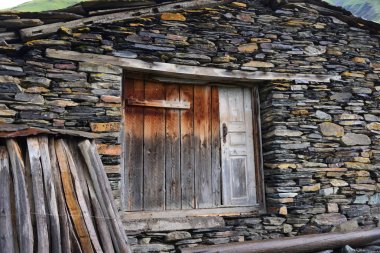 Ushguli, Svaneti tipik eski taş ev