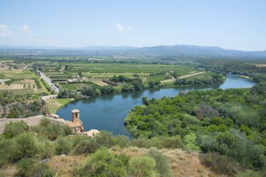 Kalenin Miravet görünümünden Türkistan, Catalonia nehrinde