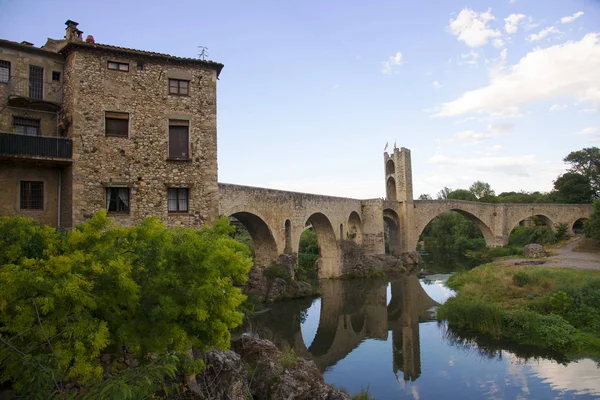 Міст Через Ель Fluvia Річка Besalu — стокове фото