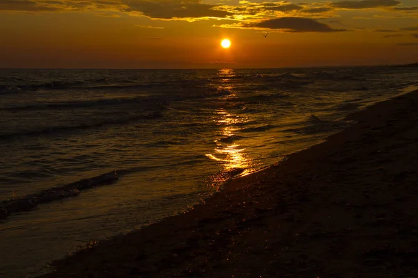 Sonnenuntergang über dem Meer — Stockfoto