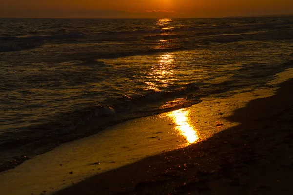 Pôr do sol sobre o mar — Fotografia de Stock