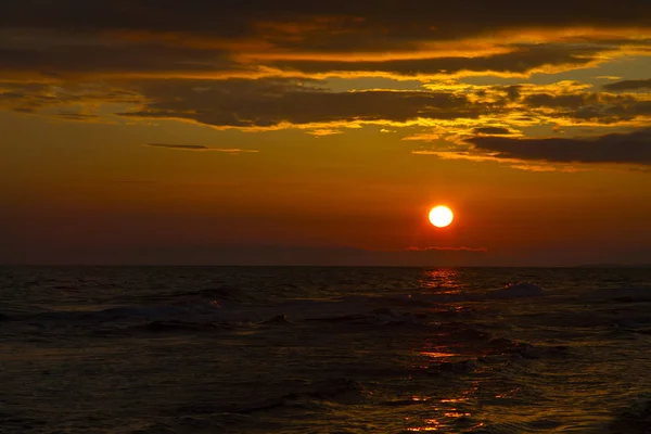 海上日落。索契的日落美景 — 图库照片