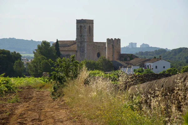 Vista sobre a cidade Sant Pere de Ribes, Garraf, province Barcelona , — Fotografia de Stock