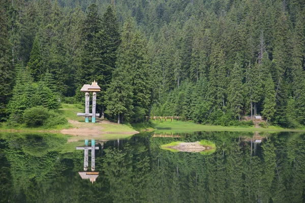Synevyr Největší Jezero Ukrajinské Karpaty — Stock fotografie