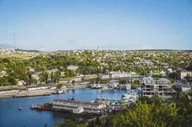 Güzel görünümünden gözlem platformu bahar güneşli günde Sivastopol