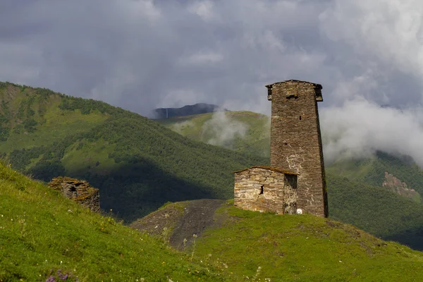 Menara Svan di desa Ushguli, Georgia — Stok Foto