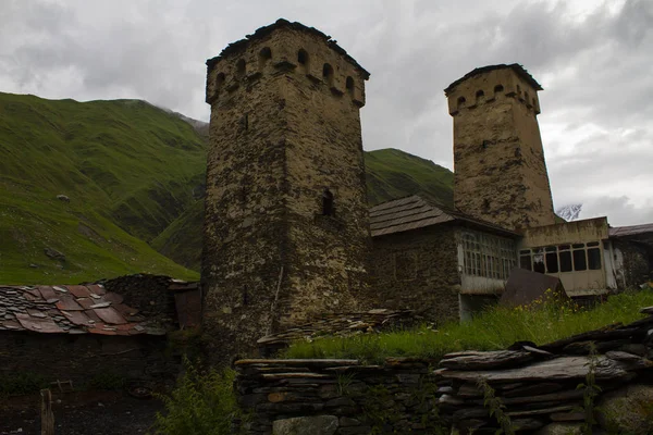 Svan torens in Ushguli dorp, Georgië — Stockfoto