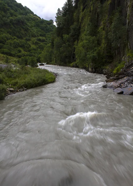Horská řeka, Horní Svaneti — Stock fotografie