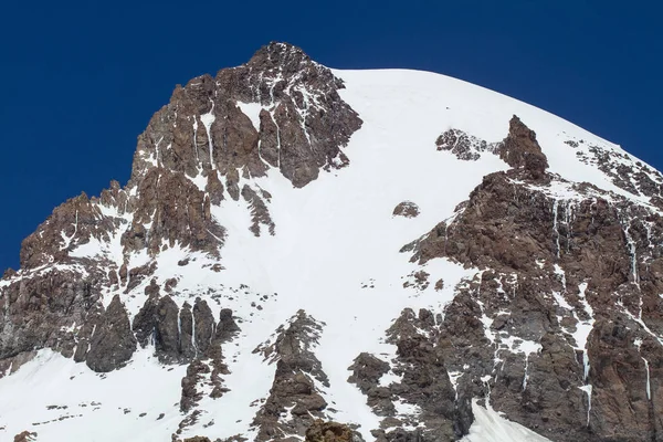 Mt Kazbek, distrito de Kazbegi en Georgia — Foto de Stock