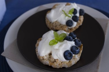 Sağlıklı tatlı sandviç.