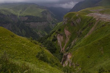 Dağ manzarası. Kafkas, Gürcistan