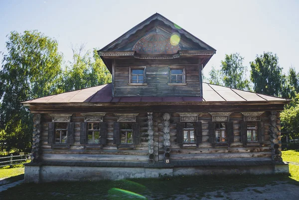 Деревянная архитектура Суздаля в России — стоковое фото