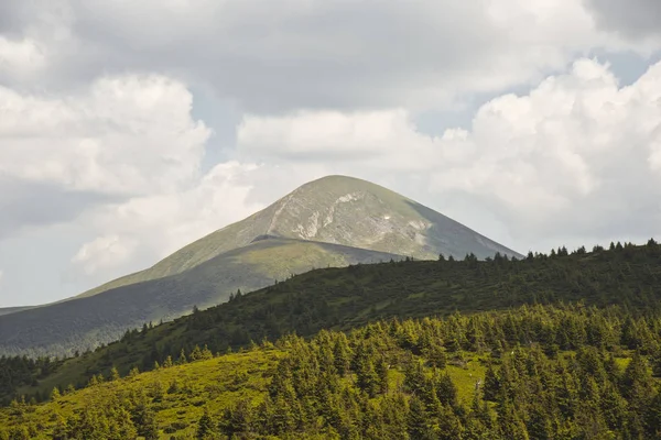 Widok na górę Hoverla — Zdjęcie stockowe