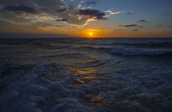 Colorful sunrise on the Black Sea — Stock Photo, Image