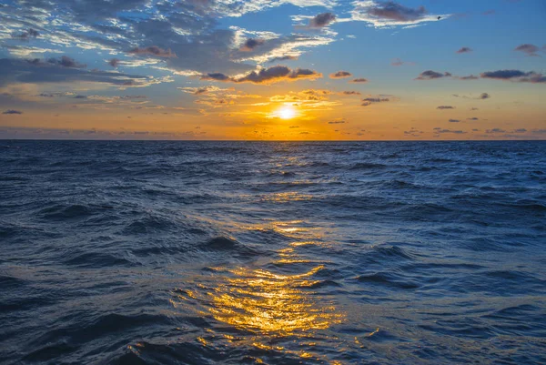 Karadeniz 'de gün doğumu