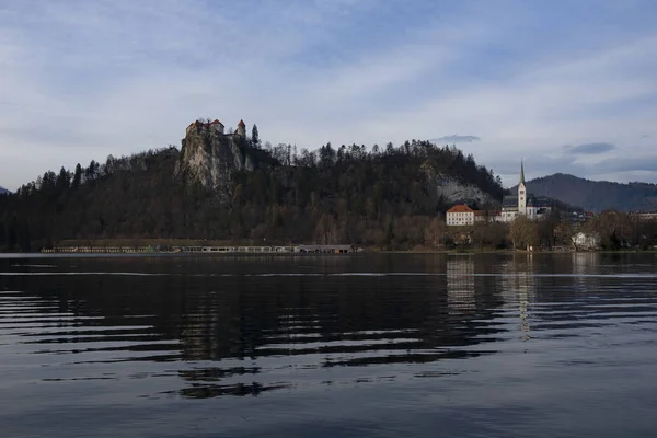 Bred sjö i Slovenien, Europa — Stockfoto