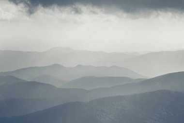 Yazın Karpat Dağları