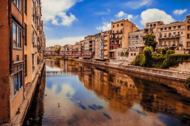 Renkli evler Girona, Catalonia, İspanya