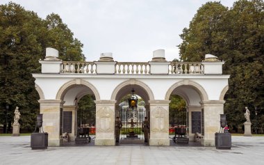 Varşova, Polonya 'da bilinmeyen bir asker mezarı
