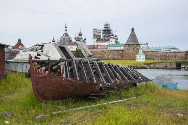 O mosteiro na Ilha Solovki (Rússia ) — Fotografia de Stock