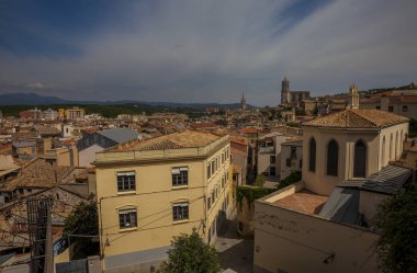 İspanya, Girona 'nın kale duvarından görüntüler
