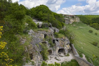 Chufut-Kale, Kırım 'daki ortaçağ mağarası yerleşimi.