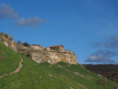 Chufut-Kale, Kırım 'daki ortaçağ mağarası yerleşimi.