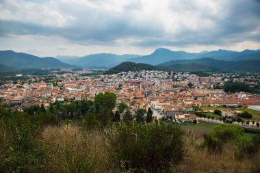 Şehir manzarası Olot, Girona, İspanya