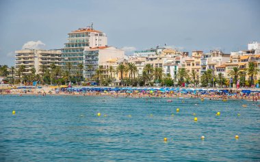 SITGES, CATALONIA / SPAIN - 18 Temmuz 2017: Sitges plajları. Seddin görüntüsü