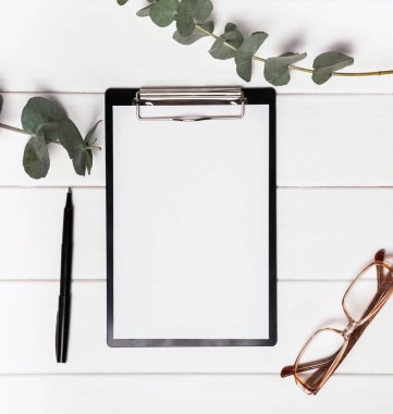 Mock-up Pano, kalem ve okaliptüs cay ile