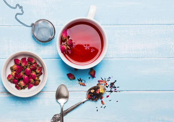 Kräuterrose Tee in einer Tasse — Stockfoto
