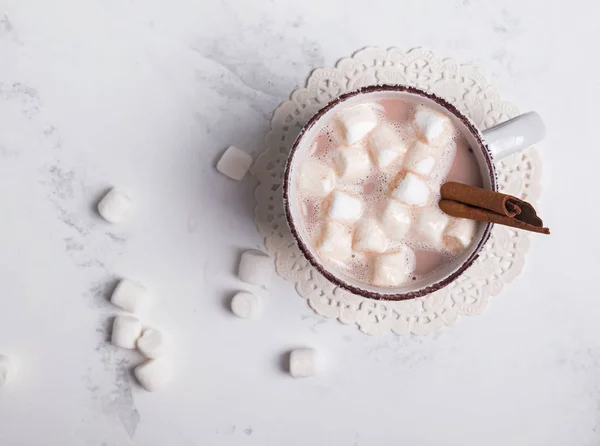 Varm kakao med marshmallows — Stockfoto