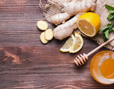 Limon ve zencefil yapmak için malzemeler çay o