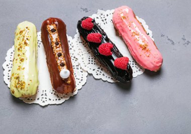 Dört lezzetli sırlı eklerleri 