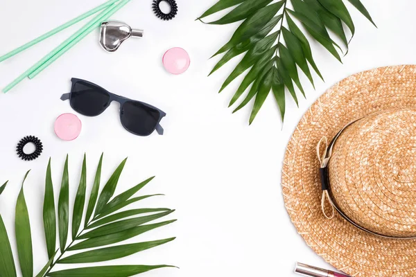 Yeşil yaprakları ve yaz kadınsı Aksesuar