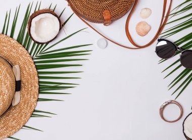 Beyaz zemin üzerine yaz ilgili öğeler. 