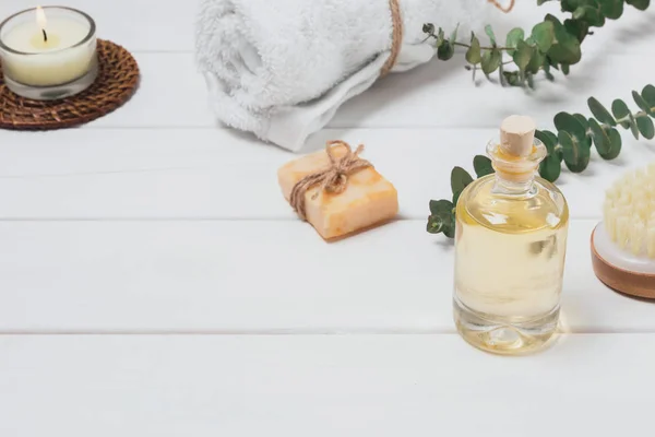 Aroma olie en andere spa gerelateerde items — Stockfoto