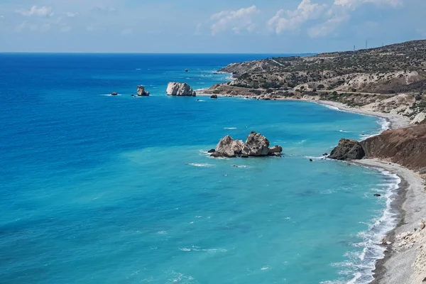 Beautiful coastline with turquoise sea — Stock Photo, Image