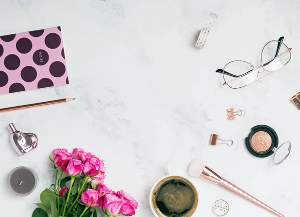 Schattig vrouwelijke accessoires — Stockfoto