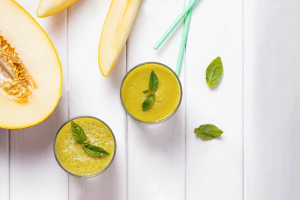 Gezonde smoothie met meloen en munt — Stockfoto