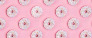 Lezzetli jöleli donutlarla yaratıcı bir arka plan.