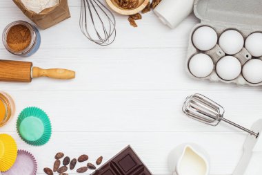 Fırın veya hamur işleri için malzeme ve malzeme içeren çerçeve ve merkezde metin için yer