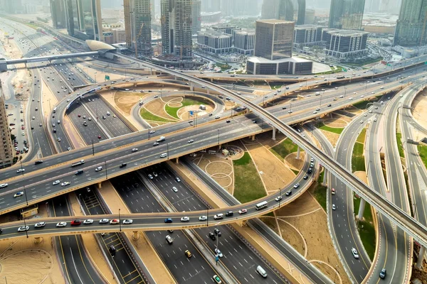 Városi forgalom, az autópálya és a híd — Stock Fotó