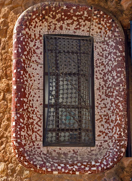 Ventana mosaico azulejo grunge fondo Barcelona . — Foto de Stock