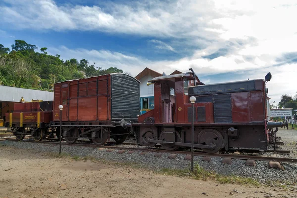 Vecchia locomotiva Stazione ferroviaria — Foto Stock