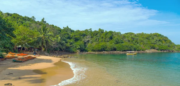 Panorama Jungle Beach ostrova Srí Lanka — Stock fotografie